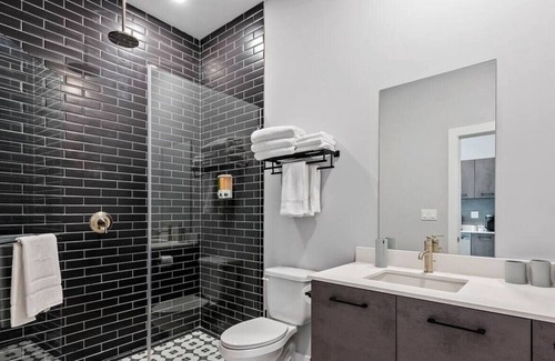 Flagler Village Apartment | Pretty Rola #303 Signature Apartment w King Bed, Brand new and Central Location!