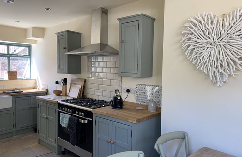 Sewerby Cottage | Pretty Seaside cottage, sleeps 4 ( dog friendly)