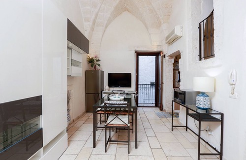 Ostuni House | Pretty Stone House from 19° Century in the Heart of Ostuni Spectacular Panoramas
