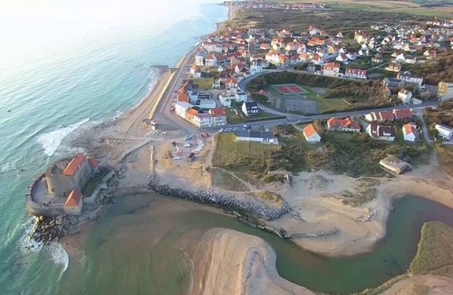 Ambleteuse Apartment | Pretty Studio ambleteuse feet in the water near audresselle and wimereux