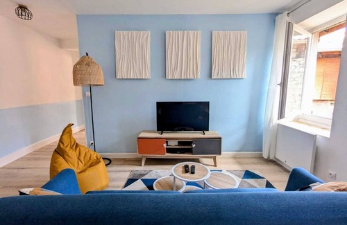 Bourgoin-Jallieu Apartment | Pretty T3 equipped hyper center near station, all conveniences, ideal to visit