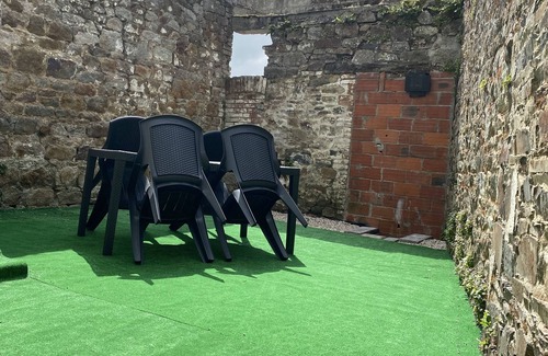 Dol-de-Bretagne House | Pretty town house ideally located 5 minutes' walk from the station.