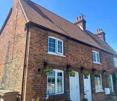 Seaton House | Pretty View Cottage, SEATON