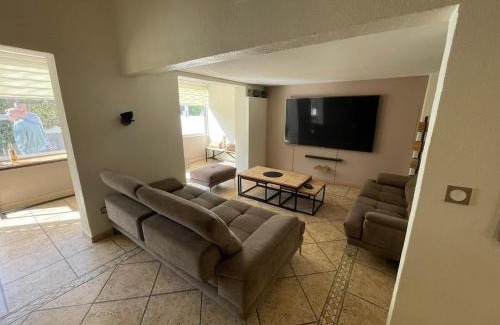 Bandol House | pretty villa club cosy Bandol