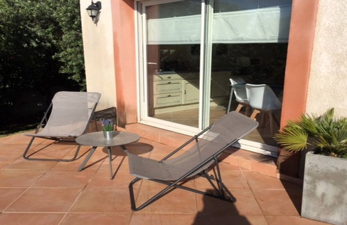 Sussargues Apartment | price nice flat T2 with swimming pool sector Montpellier between Sea and cevennes