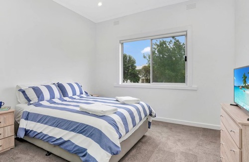 Dromana Cottage | Priceless Position 600 metres to Beach