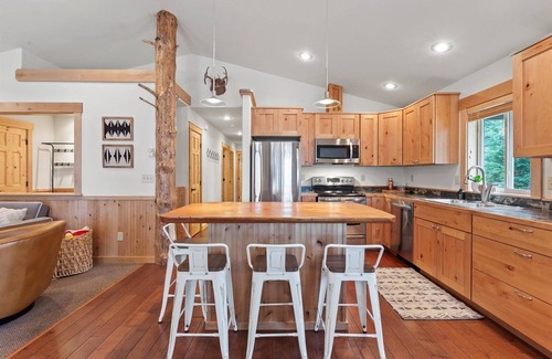 Nordman Cabin | Priest Lake Family Cabin w/Private Beach Access