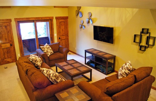 Coolin House | Priest Lake Luxury Lodging with Boat Slip