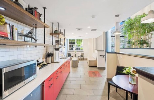 Hackensack River Waterfront Apartment | Prime 3 Bedroom Loft Condo in Jersey Citynn