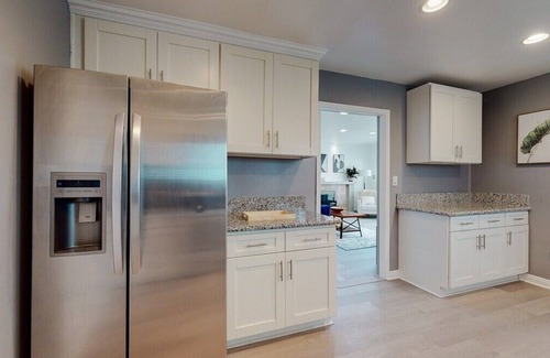 West Los Angeles House | Prime 3BR LA Westside Near local Beaches