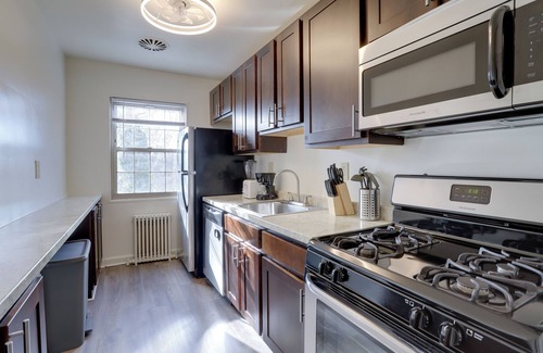 Northeast Alexandria Apartment | Prime Alexandria Location Corporate Apt