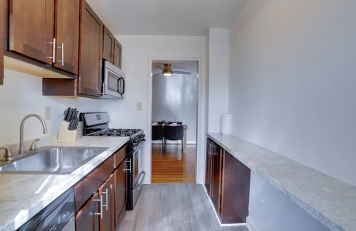 Northeast Alexandria Apartment | Prime Alexandria Location Corporate Apt