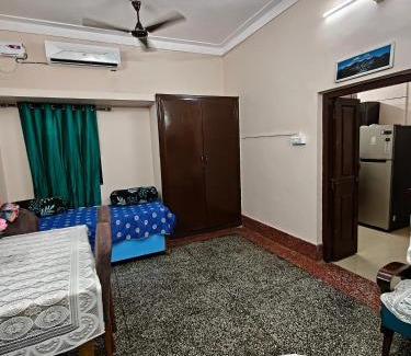 Bhopal Villa | Prime Area 1BHK Full AC Budget Stay