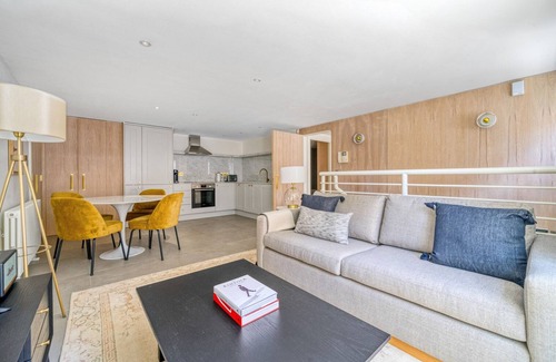 Camden Town with Primrose Hill Apartment | Prime Camden Spacious 2BR, with Parking 2 mn to Camden St, by Blueground