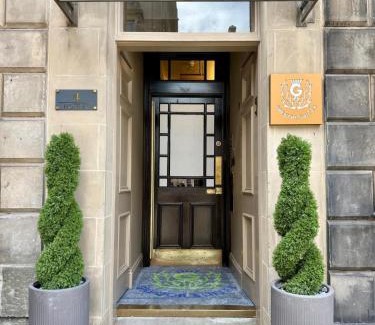 New Town Apartment | Prime Central Edinburgh 2 bed