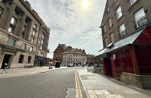 New Town Apartment | Prime Central Edinburgh 2 bed