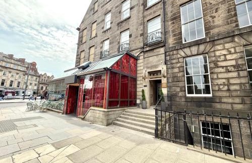 New Town Apartment | Prime Central Edinburgh 2 bed