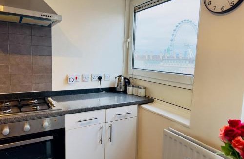 Bishop's Apartment | Prime Central Location by London Eye - Direct View - Entire Flat for 3 Adults & 1 Child