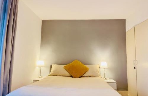 Bishop's Apartment | Prime Central Location by London Eye - Direct View - Entire Flat for 3 Adults & 1 Child