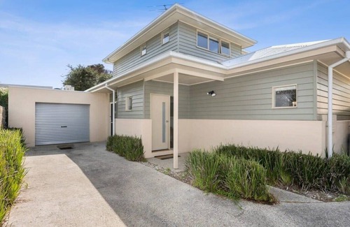 Barwon Heads House | Prime Coastal Hideaway, 450m to beach and river