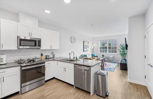 Hackensack River Waterfront Apartment | Prime Condo for the Family in Central Jersey Citynn