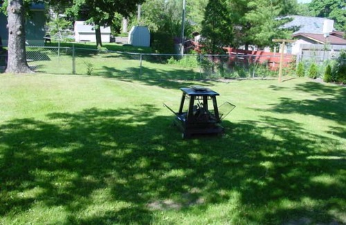 South Haven Cottage | PRIME DATES AVAILABLE 300 FT.TO PACKARD PARK OR OAK ST BEACHES. CLOSE TO TOWN
