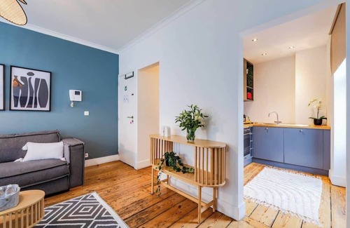 Lower Town Apartment | Prime Flat at Grand Place