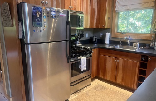 Leland House | Prime Leland location, walking distance to everything Fishtown has to offer!
