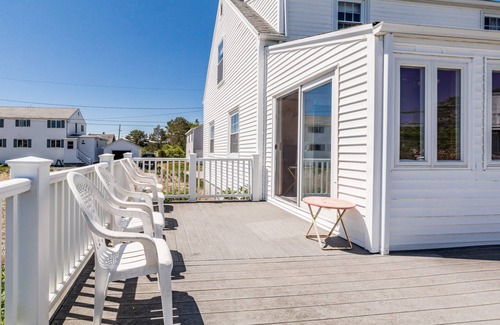Ocean Park Cottage | Prime location offering easy access to Ocean Park's central area, activities, and the beach!