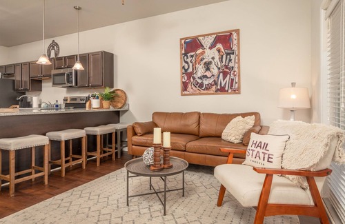 Starkville Condo | Prime Location | 1st Floor No stairs | Walk 2 MSU