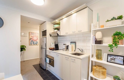 Grafton Apartment | Prime location - 2BR Urban retreat I Zodiak Stays
