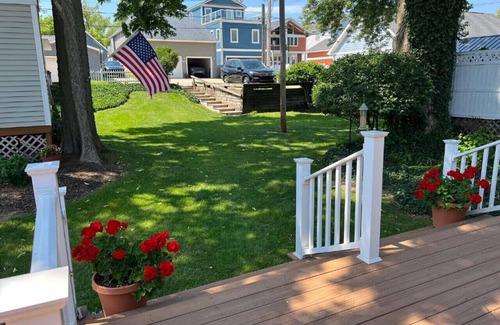 Saint Joseph House | PRIME LOCATION! 3 Bedroom, 1 Bath and free parking wrapped into this Lake Home Retreat!