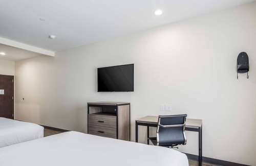 Katy Resort | Prime Location! 4 Comfortable Units Near Katy Mills Mall, Free Bfast & Parking!