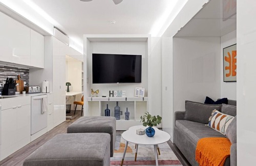 Cleveland Apartment | Prime Location | Downtown & Museums Nearby