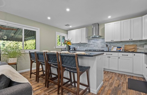 Gulph Mills House | Prime Location/Easy Parking/Kayaks/River