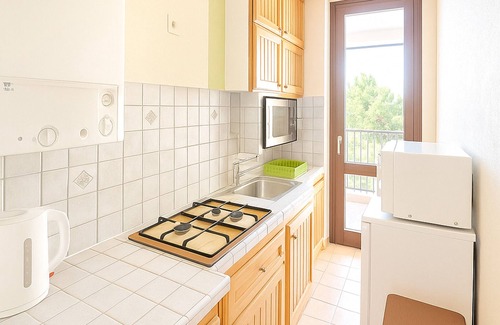 Argeles Plage Apartment | Prime Location: Cozy Apartment for 4 in Argelès Plage, 300m from Sea