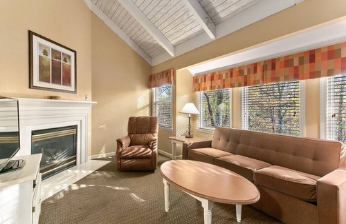Pigeon Forge Resort | Prime Location! Great 2BR Unit, Kitchen, Pool