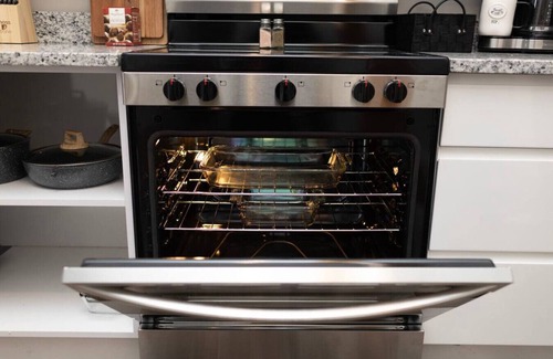 Oregon District Apartment | Prime Location I Mins to Dining I Downtown Dayton