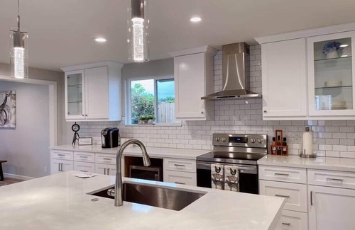 North Clairemont House | Prime Location: Lux 4BR w Pool/Spa/Cabana/Firepit