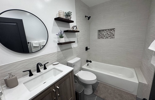 Harbor House | Prime Location! Mid-Century Short-Term Rental near Long Beach Landmarks