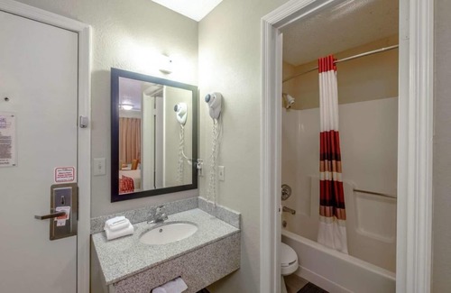 Lookout Valley Neighborhood Association House | Prime Location! Minutes to Chattanooga Convention Center, Pet Friendly Property!