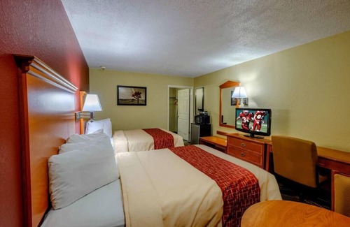 Lookout Valley Neighborhood Association House | Prime Location! Minutes to Chattanooga Convention Center, Pet Friendly Property!