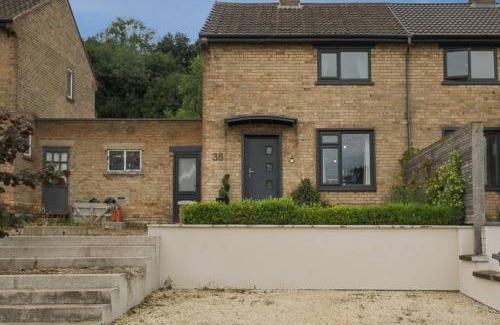 Sheffield House | Prime Location, Modern 2br House