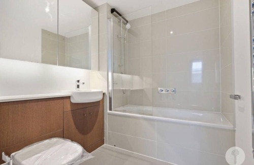 Stratford Apartment | Prime Location | Modern Apartment | East London, Stratford Olympic Park, E20