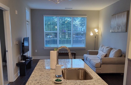 Northeast Raleigh Apartment | Prime location near Downtown *Smart TV WIFI W/D*