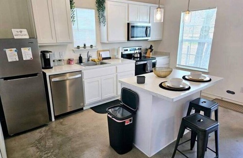 Denver Heights House | Prime Location near Downtown