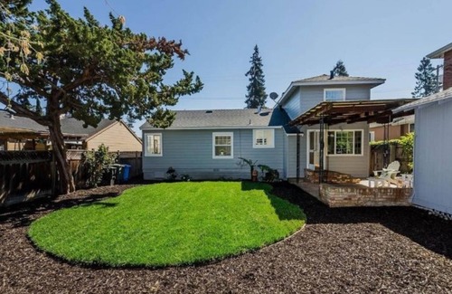 Centennial House | Prime location! New mod guesthome with fenced yard
