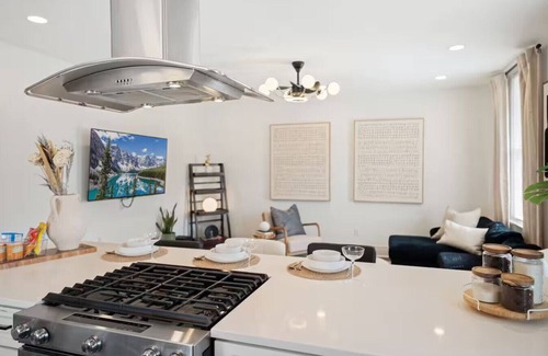 The Heights Apartment | Prime Location NYC Luxury Condo Free Parking