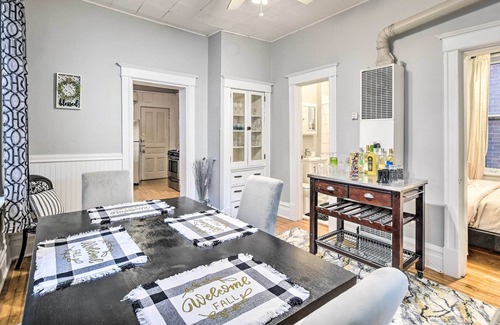 Old Town Triangle House | Prime Location Old Town Chicago Townhome!