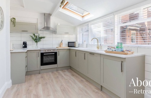 Southwold House | Prime Location, Southwold Gem, Sleeps 8